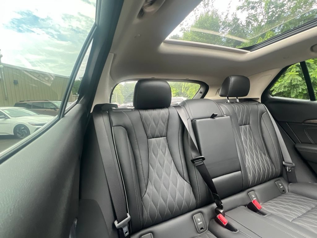 Used 2022 Buick Envision Avenir w/ Technology Package II AWD/4WD image 12