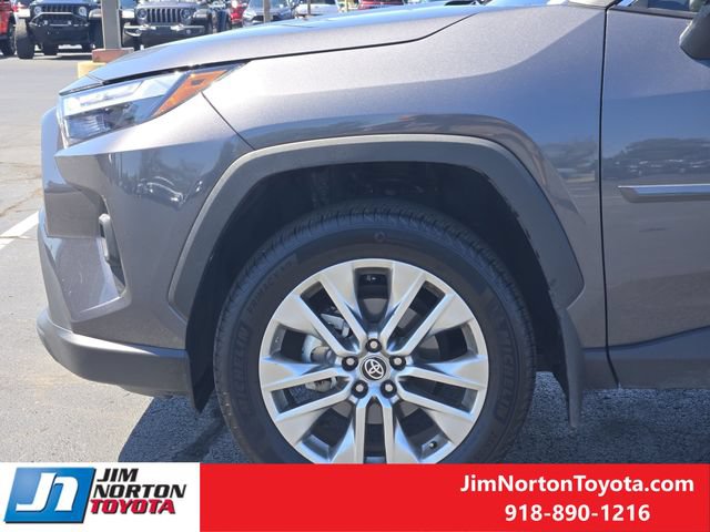 Used 2025 Toyota RAV4 XLE Premium FWD image 9