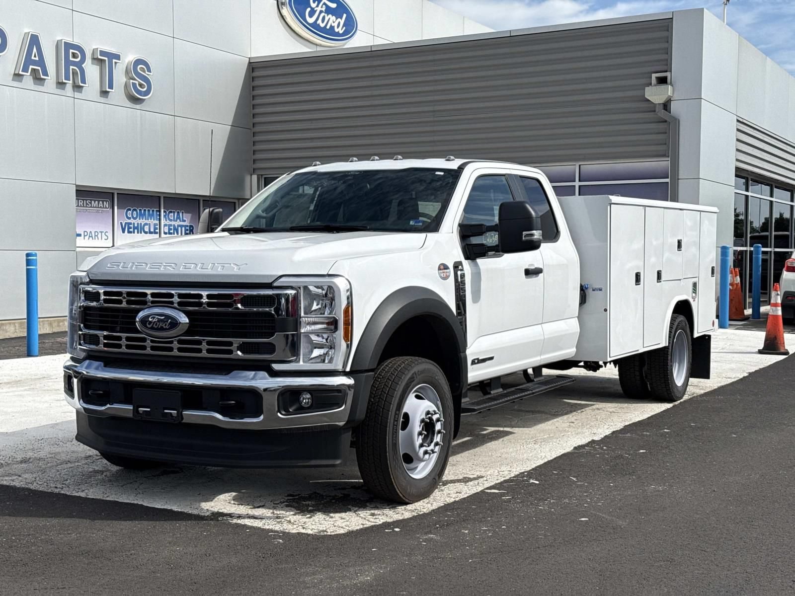 New 2026 Ford F550 4x4 Supercab Super Duty image 7
