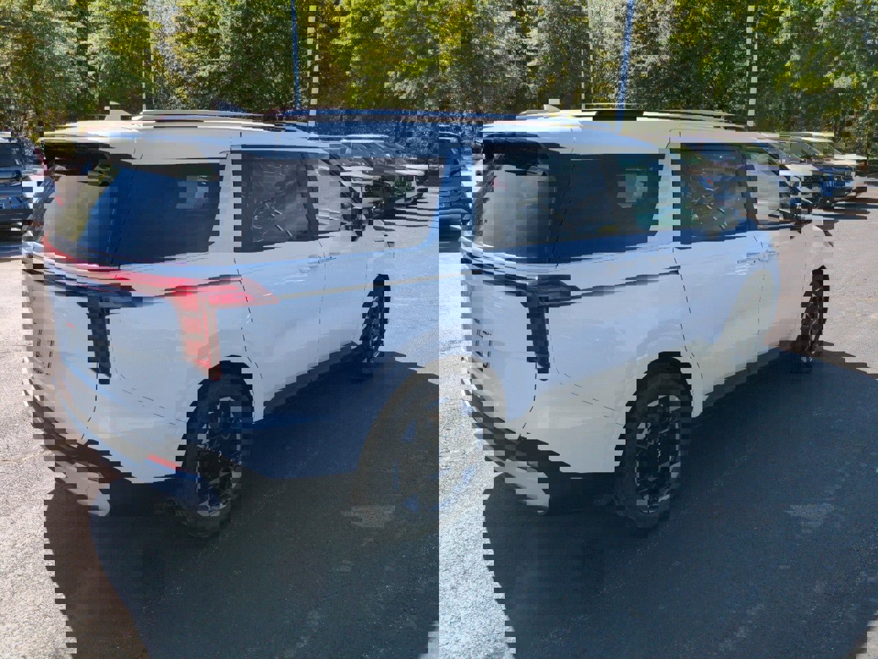 New 2026 Kia Carnival EX image 7