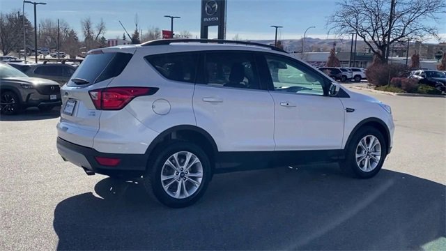 Used 2019 Ford Escape SEL image 2