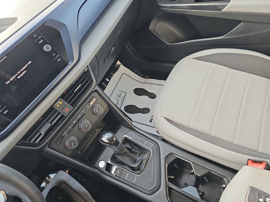 Used 2022 Volkswagen Taos SE w/ Panoramic Sunroof Package image 27