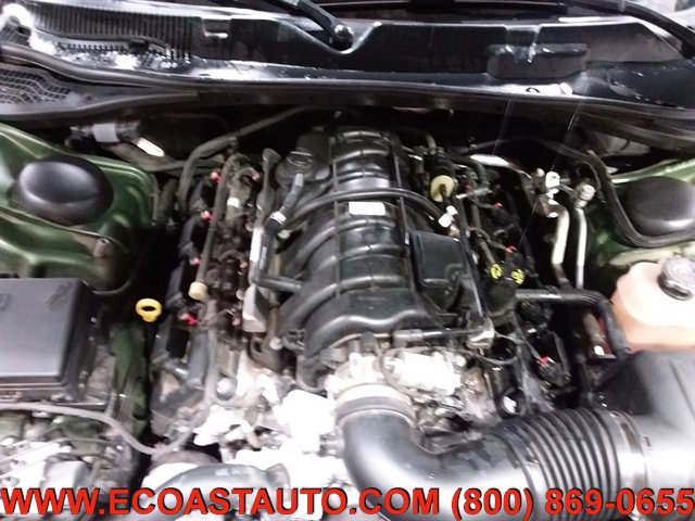 Used 2019 Dodge Challenger R/T RWD image 9