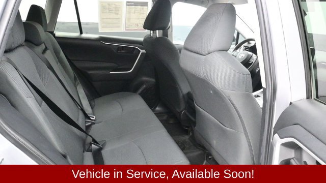 Used 2021 Toyota RAV4 LE AWD/4WD image 12