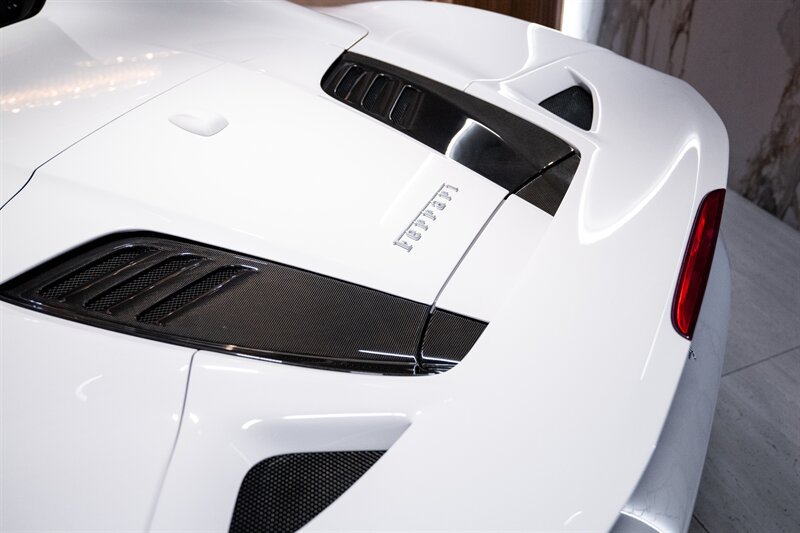 Used 2021 Ferrari F8 Tributo RWD image 22