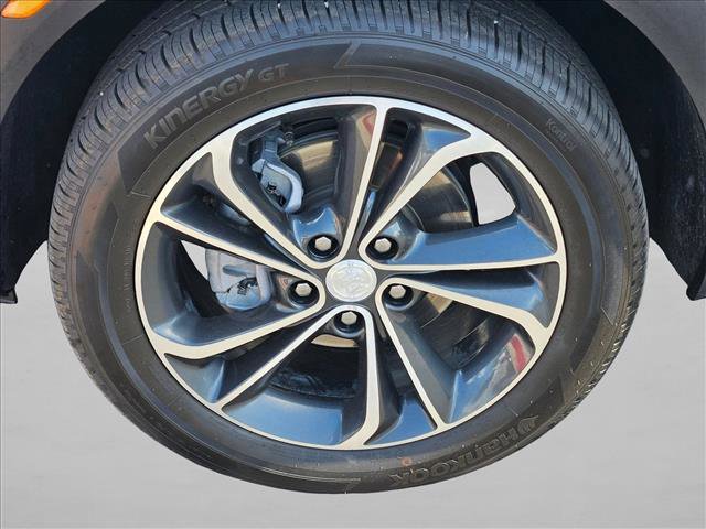Used 2022 Buick Encore GX Select w/ Advanced Technology Package AWD/4WD image 22