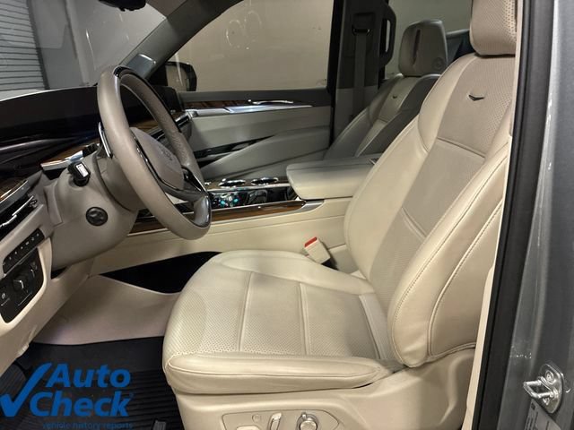 Used 2025 Cadillac Escalade ESV Sport Platinum w/ LPO, Floor Liner Package AWD/4WD image 10