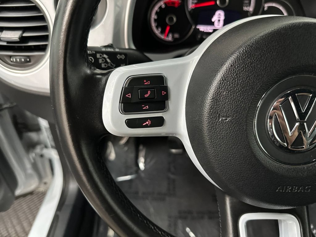 Used 2019 Volkswagen Beetle 2.0T SE FWD image 19
