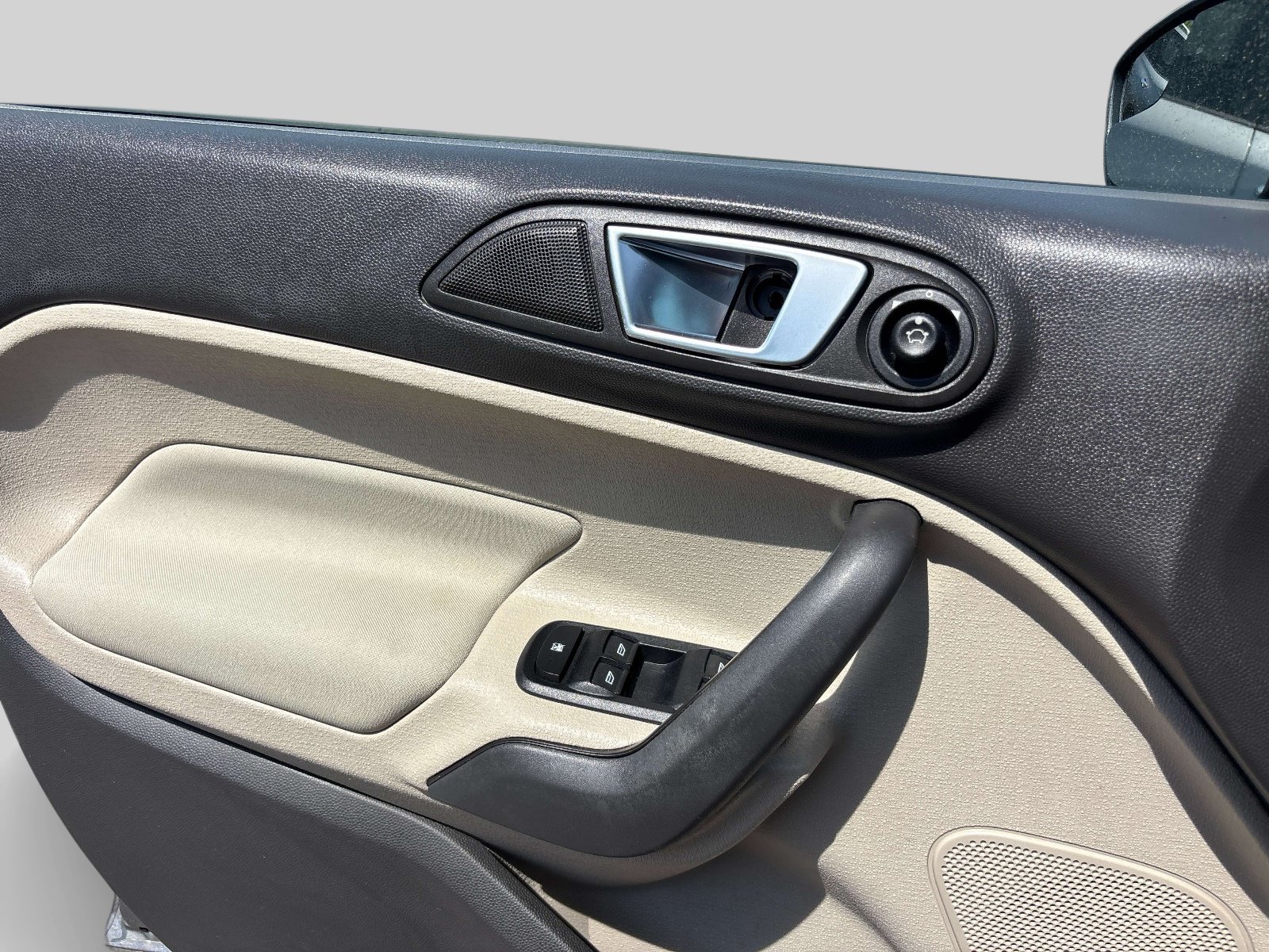 Used 2014 Ford Fiesta SE FWD image 16