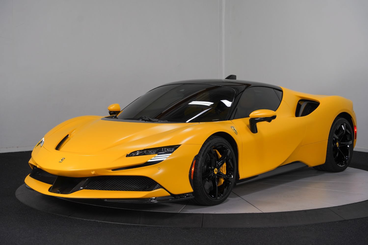 Used 2023 Ferrari SF90 Stradale AWD/4WD image 6
