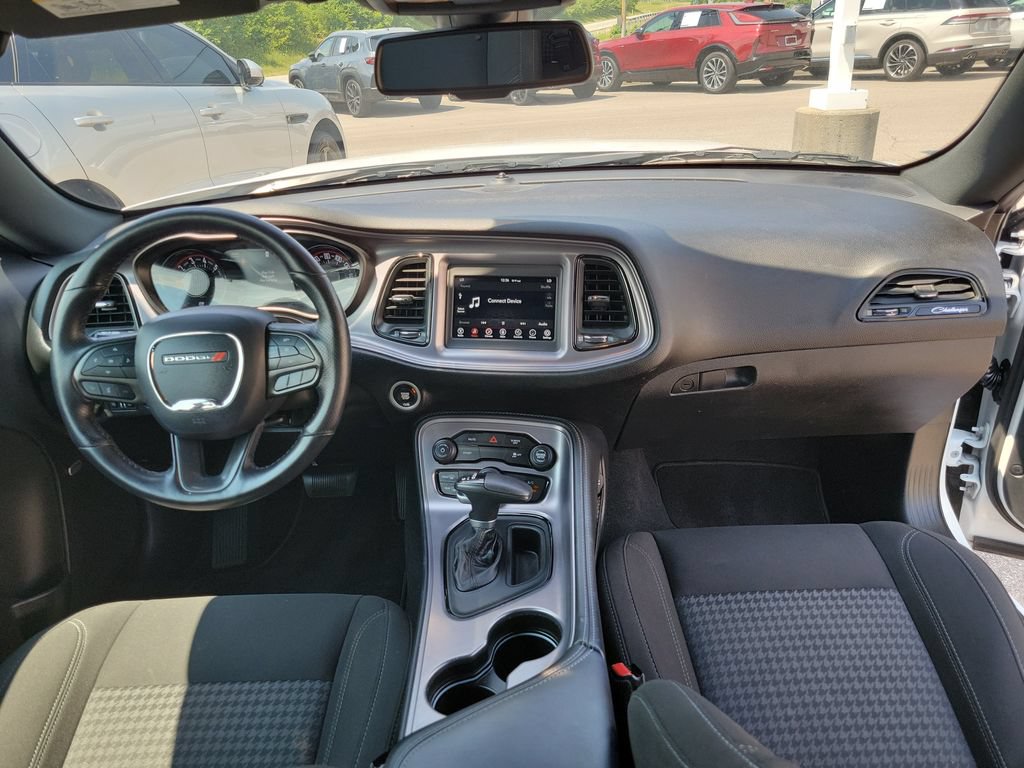 Used 2023 Dodge Challenger SXT w/ Blacktop Package AWD/4WD image 9