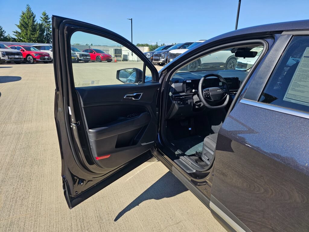 New 2026 Kia Sportage LX w/ LX Convenience Package AWD/4WD image 17