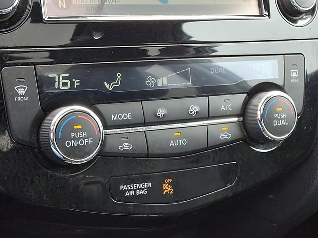 Used 2017 Nissan Rogue SL w/ SL Premium Package image 18