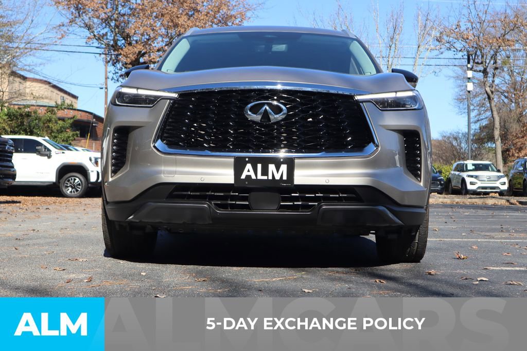 Used 2022 INFINITI QX60 Luxe w/ Vision Package FWD image 4