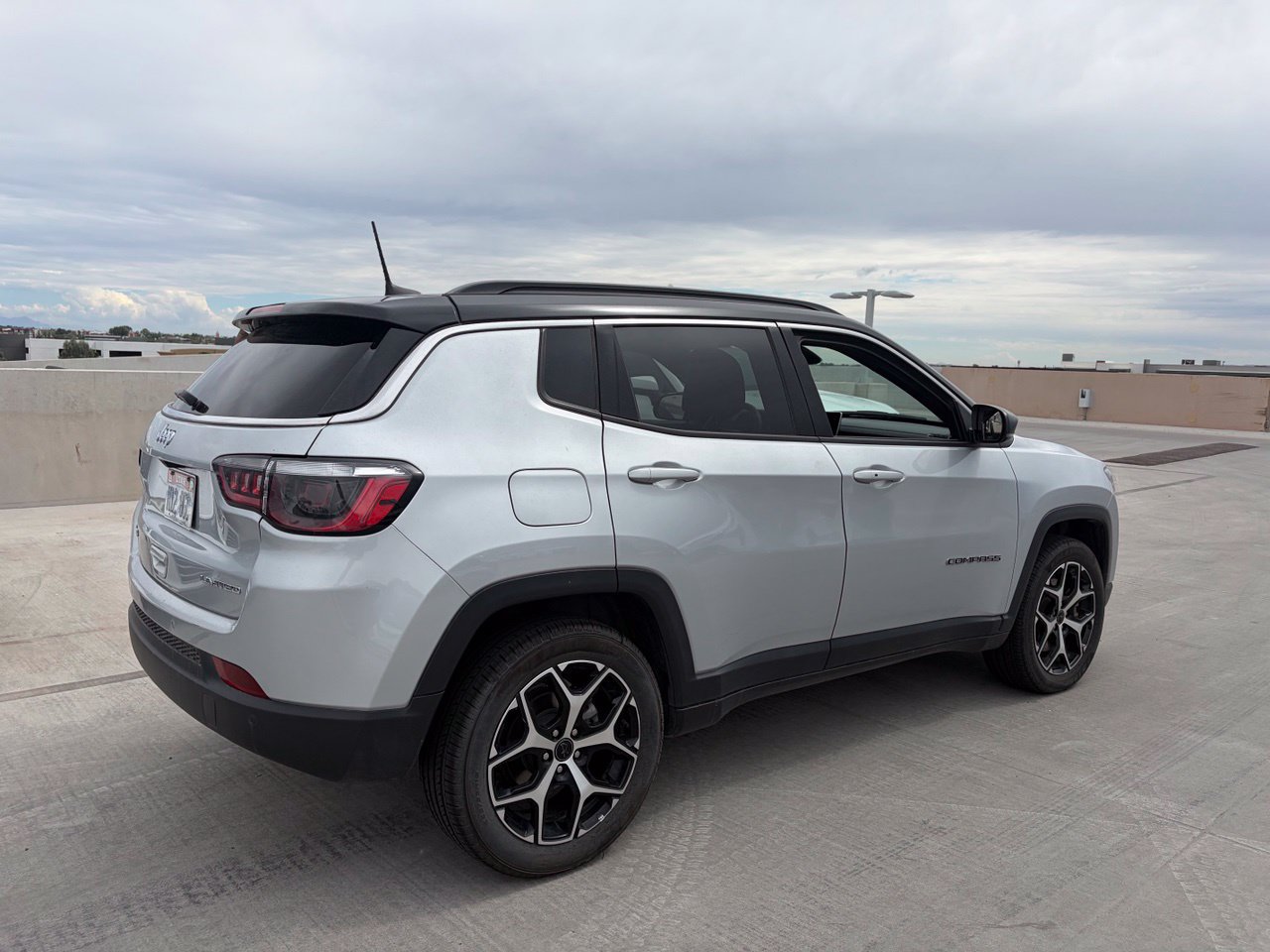 Used 2025 Jeep Compass Limited AWD/4WD image 2