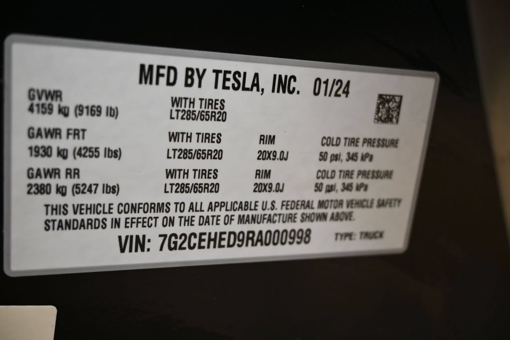 Used 2024 Tesla Cybertruck AWD Crew Cab image 45