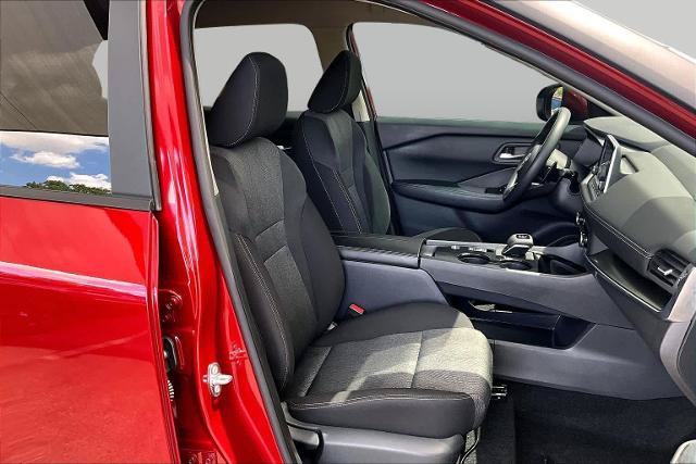 Certified 2024 Nissan Rogue SV FWD image 9