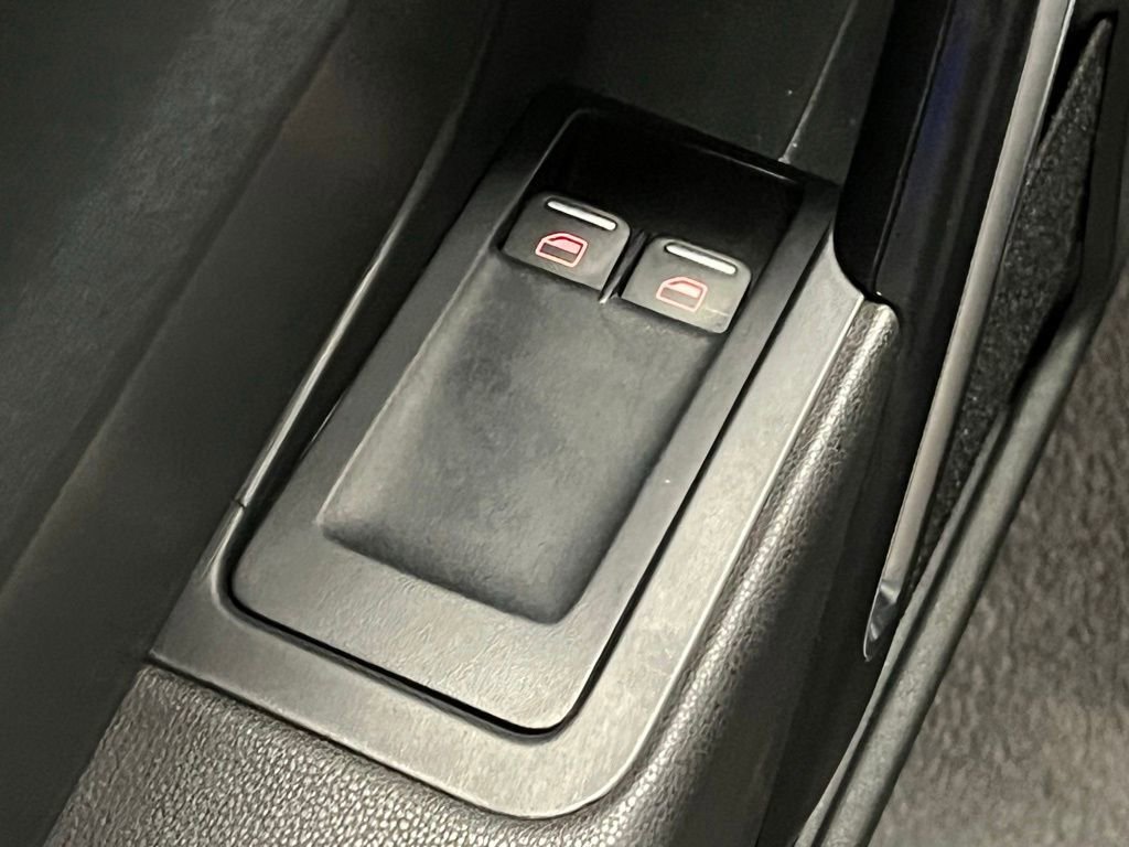 Used 2014 Volkswagen Beetle R-Line image 14