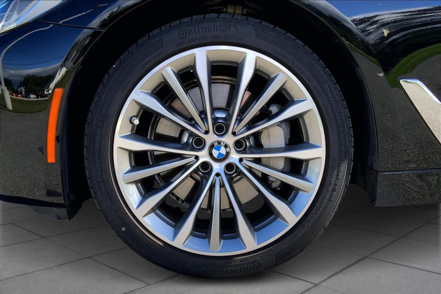 Used 2021 BMW 530i xDrive w/ Convenience Package AWD/4WD image 10