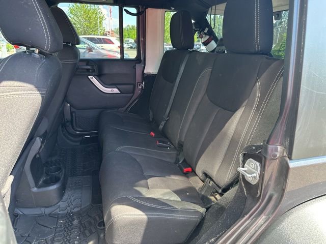 Used 2014 Jeep Wrangler Unlimited Rubicon w/ Connectivity Group AWD/4WD image 13