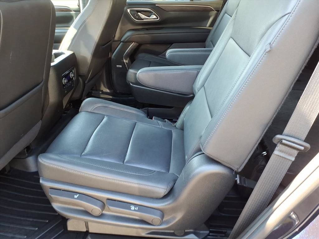 Used 2023 Chevrolet Tahoe Z71 w/ Luxury Package AWD/4WD image 12