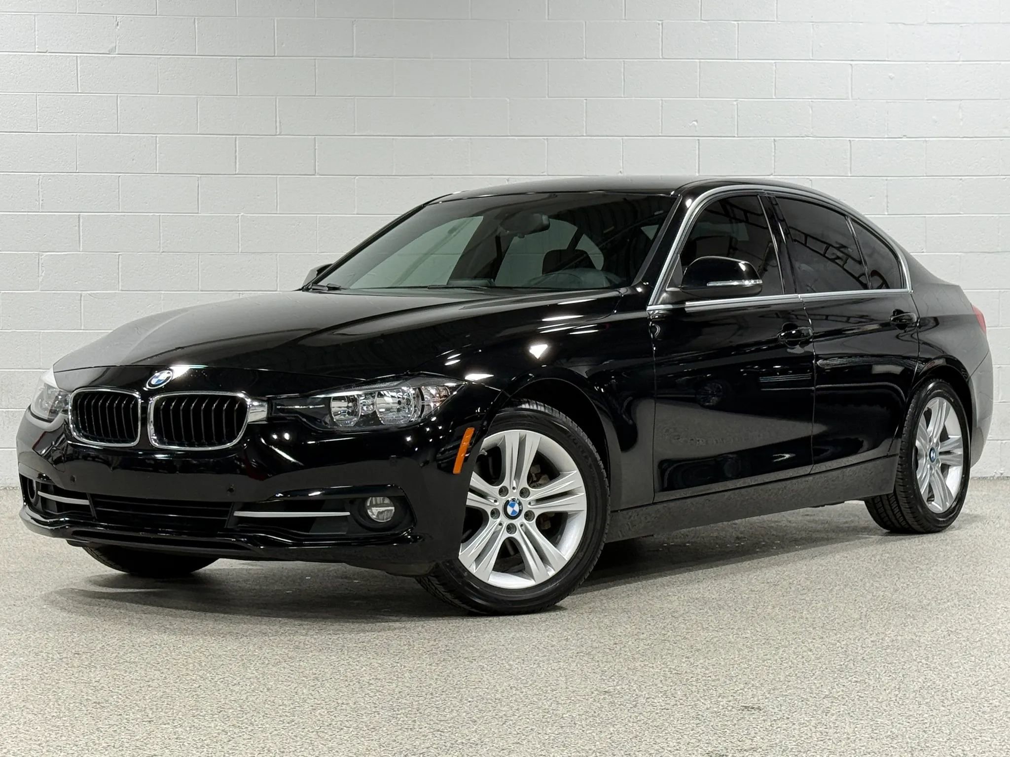 Used 2017 BMW 330i Sedan image 2