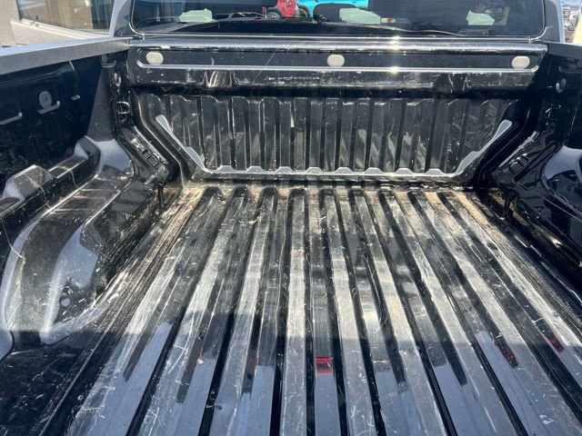 Used 2023 Chevrolet Colorado LT AWD/4WD image 14