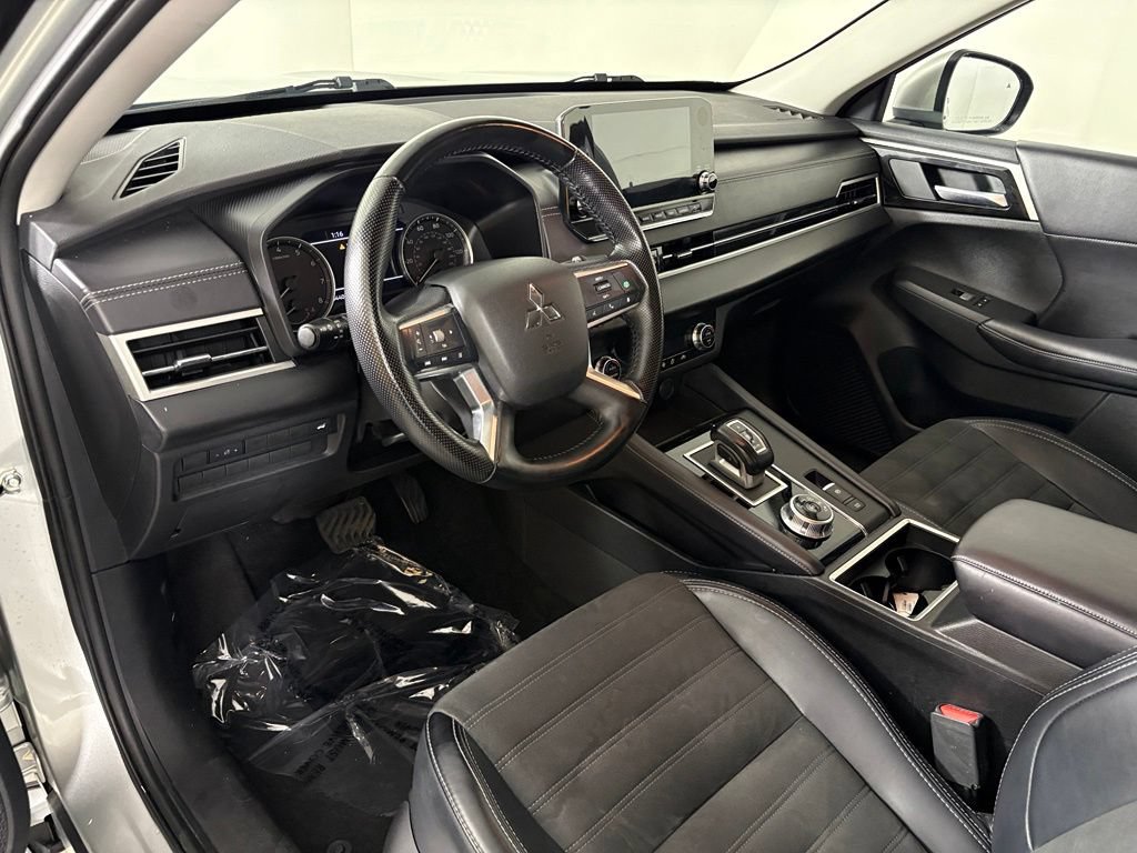 Used 2024 Mitsubishi Outlander SE FWD image 19