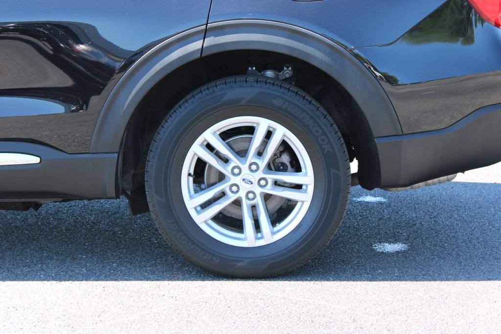 Used 2023 Ford Explorer XLT AWD/4WD image 17