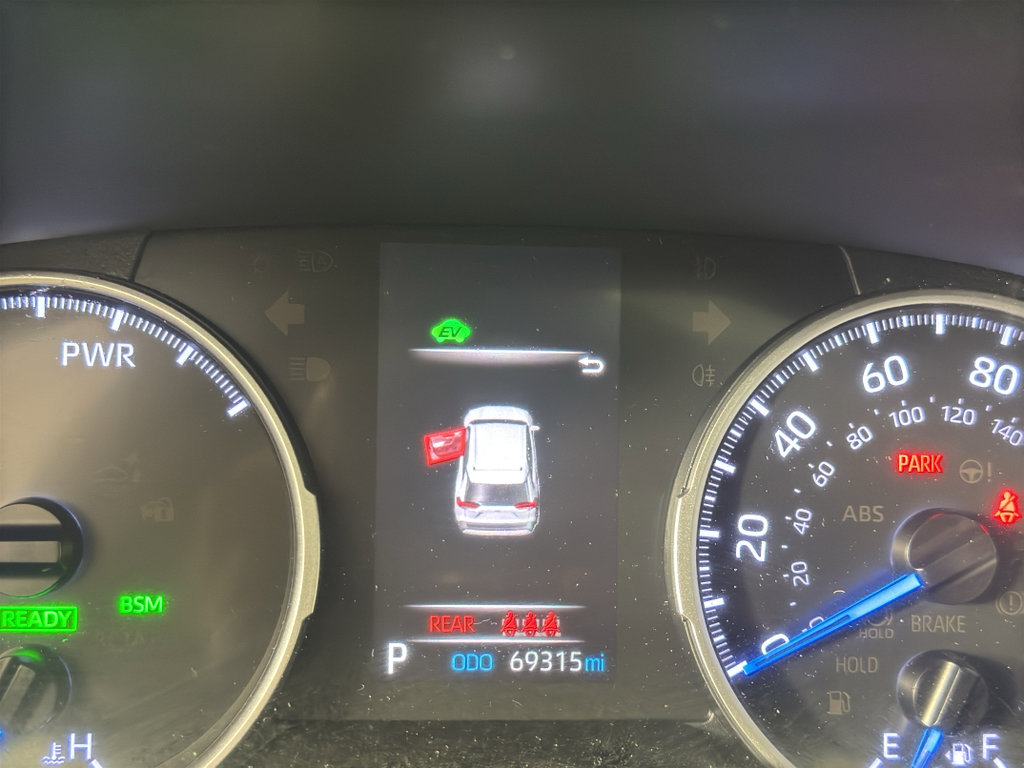 Used 2020 Toyota RAV4 XLE w/ Convenience Package image 24