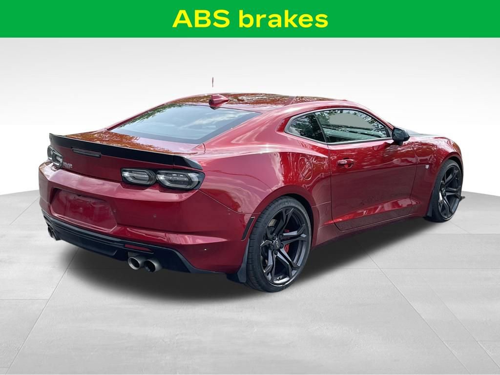 Used 2021 Chevrolet Camaro SS RWD image 9