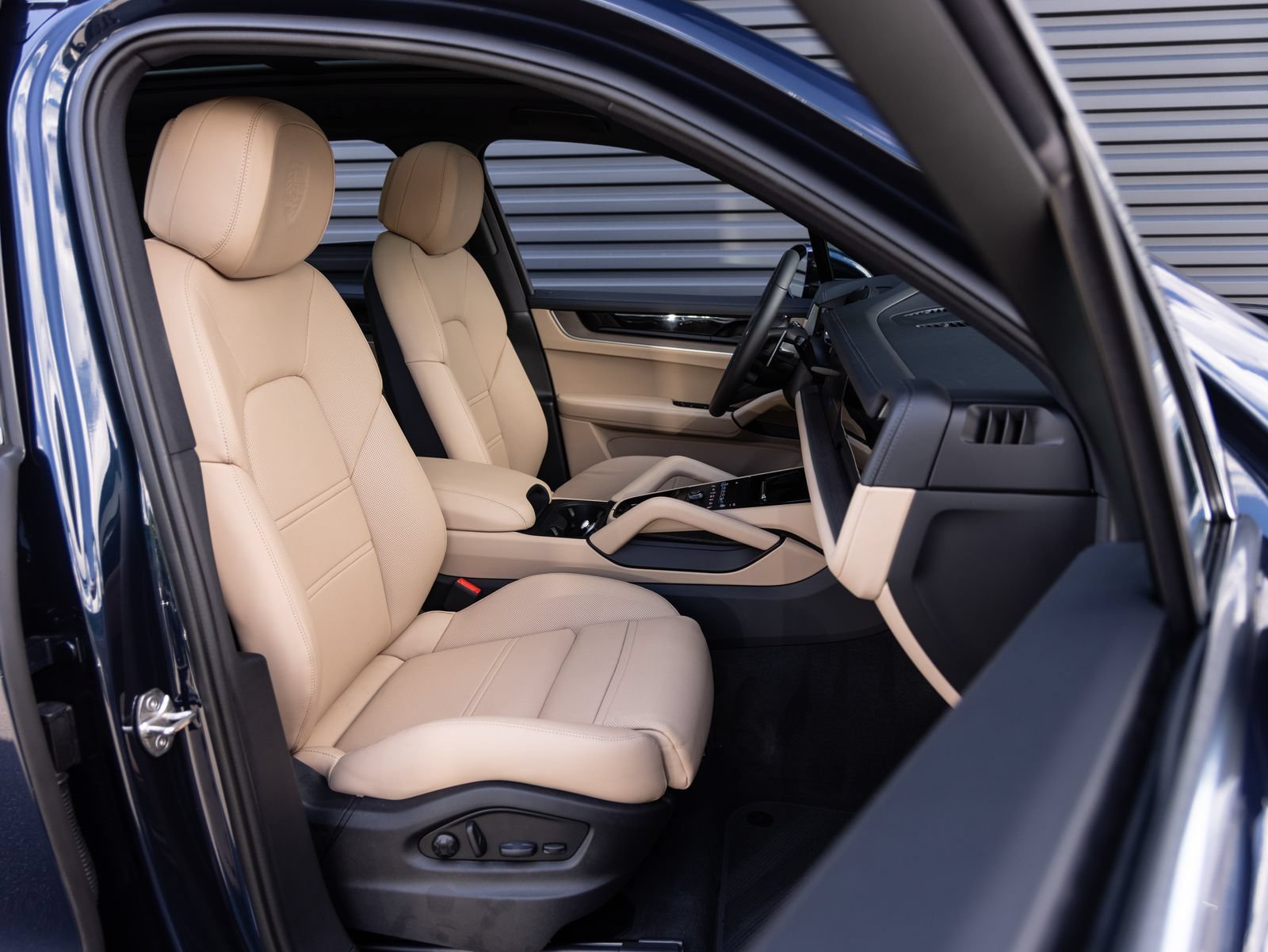 New 2026 Porsche Cayenne S AWD/4WD image 33