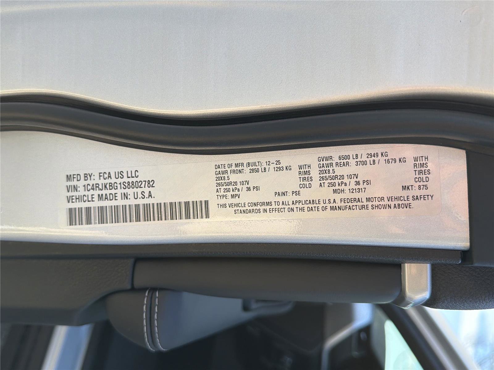 New 2025 Jeep Grand Cherokee L Limited w/ Black Appearance Package image 37