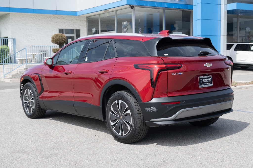 Used 2024 Chevrolet Blazer EV LT AWD/4WD image 6