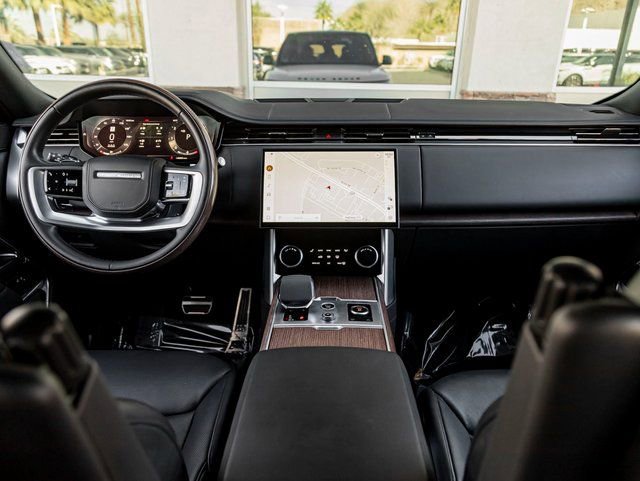 Used 2023 Land Rover Range Rover SE image 18