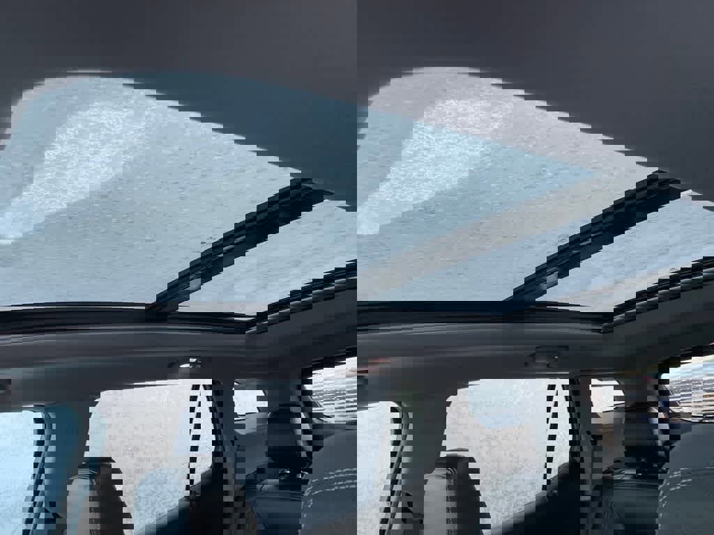 Used 2024 GMC Terrain SLT w/ Infotainment Package II image 24