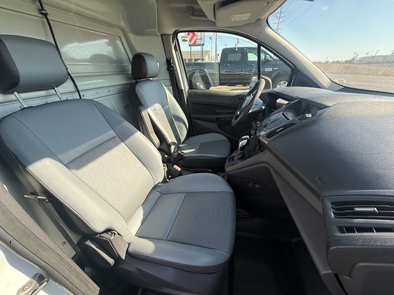 Used 2014 Ford Transit Connect XL image 9