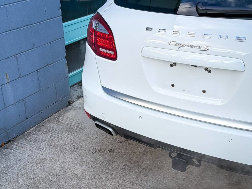 Used 2013 Porsche Cayenne S image 14