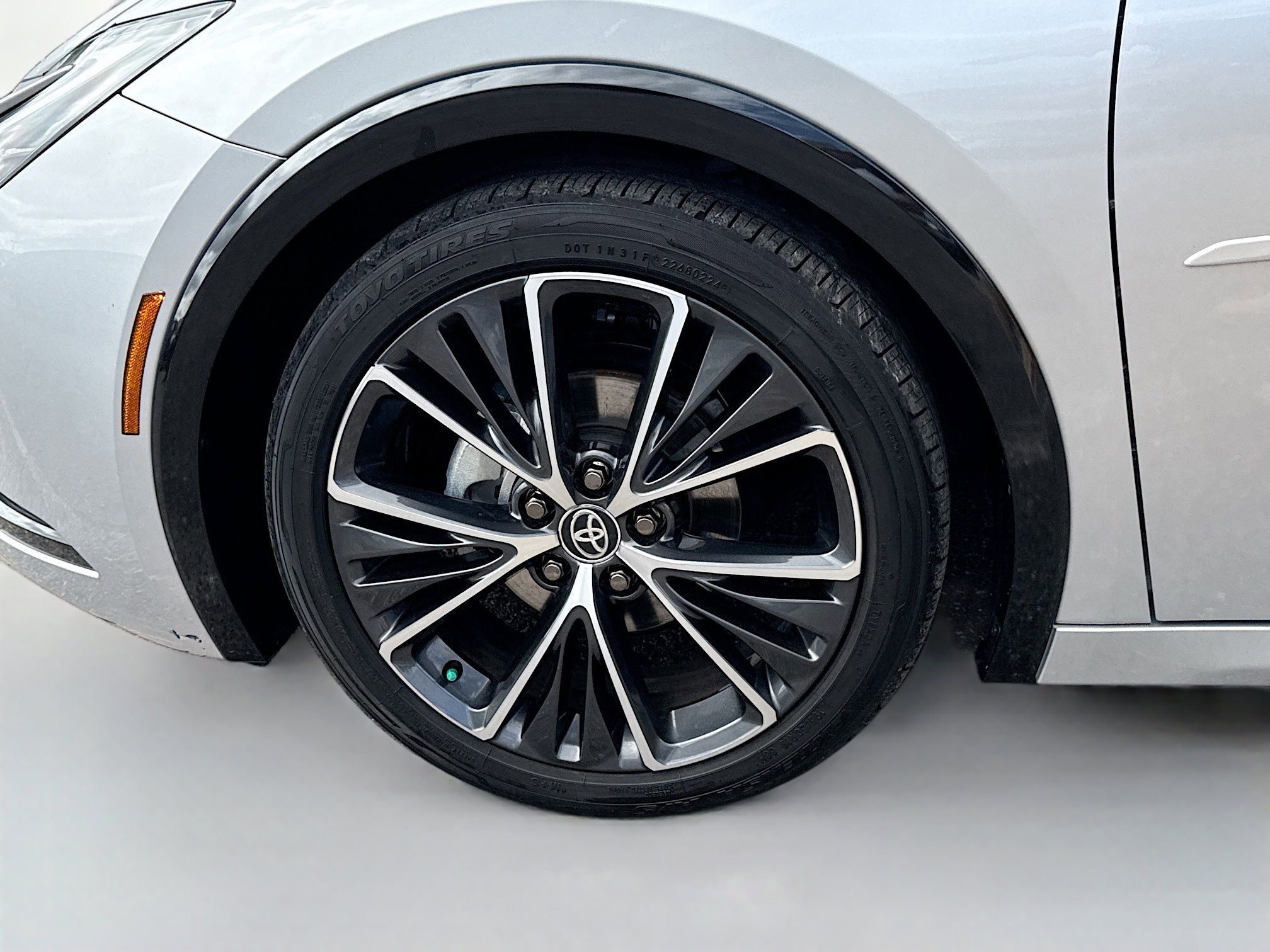 Used 2024 Toyota Prius Limited FWD image 42