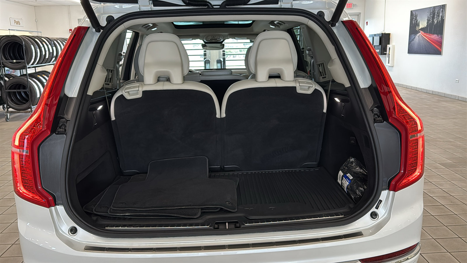 Used 2024 Volvo XC90 B5 Core w/ Protection Package Premier AWD/4WD image 30