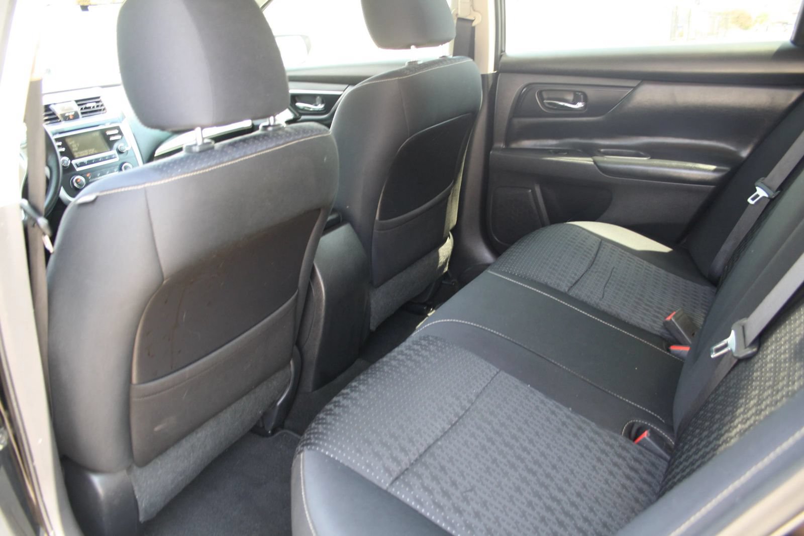 Used 2016 Nissan Altima 2.5 S w/ Interior Lighting Package FWD image 15