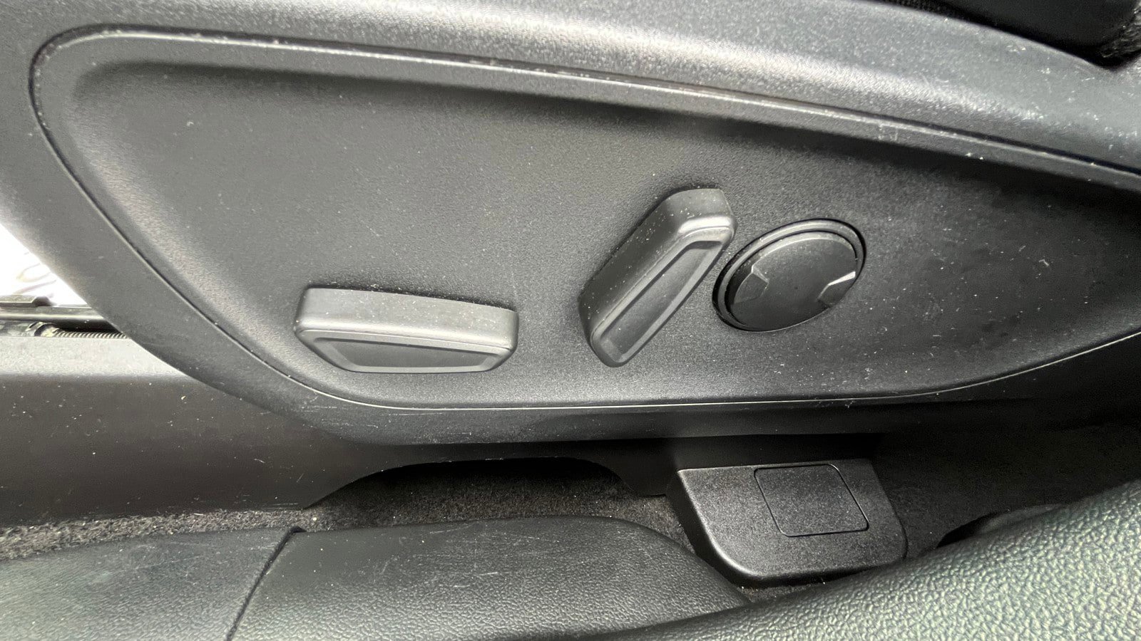 Used 2025 Ford Escape ST-Line FWD image 18
