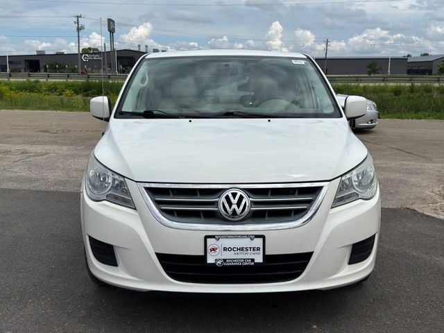 Used 2010 Volkswagen Routan SEL FWD image 34