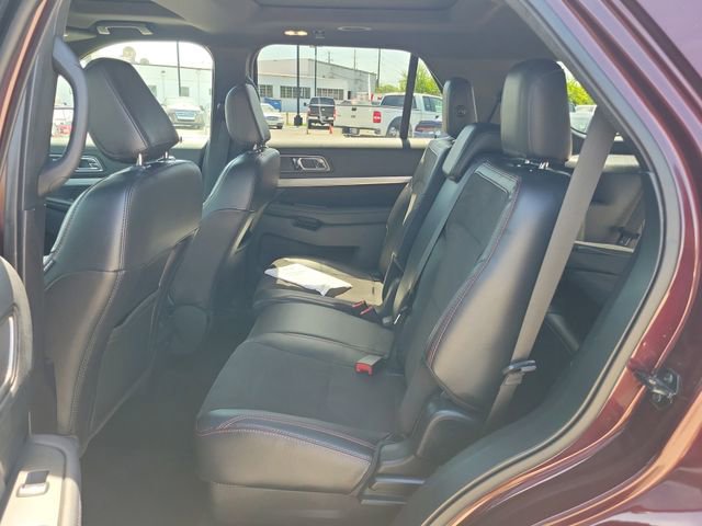 Used 2018 Ford Explorer XLT w/ Equipment Group 202A AWD/4WD image 12