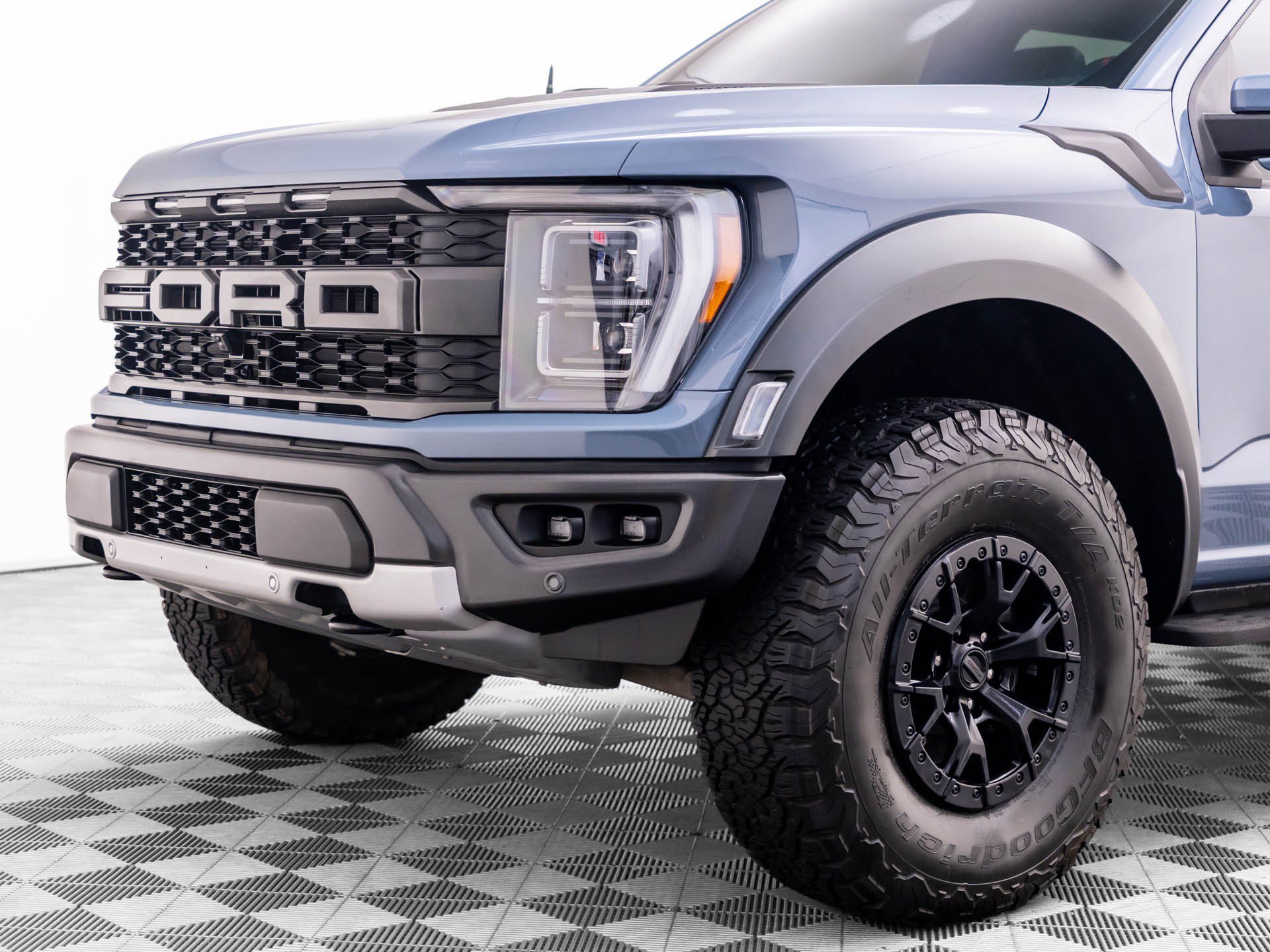 Used 2023 Ford F150 Raptor w/ Raptor 37 Performance Package AWD/4WD image 39