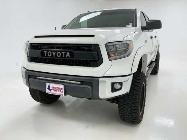 Used 2016 Toyota Tundra SR5 w/ SR5 Upgrade Package AWD/4WD image 4