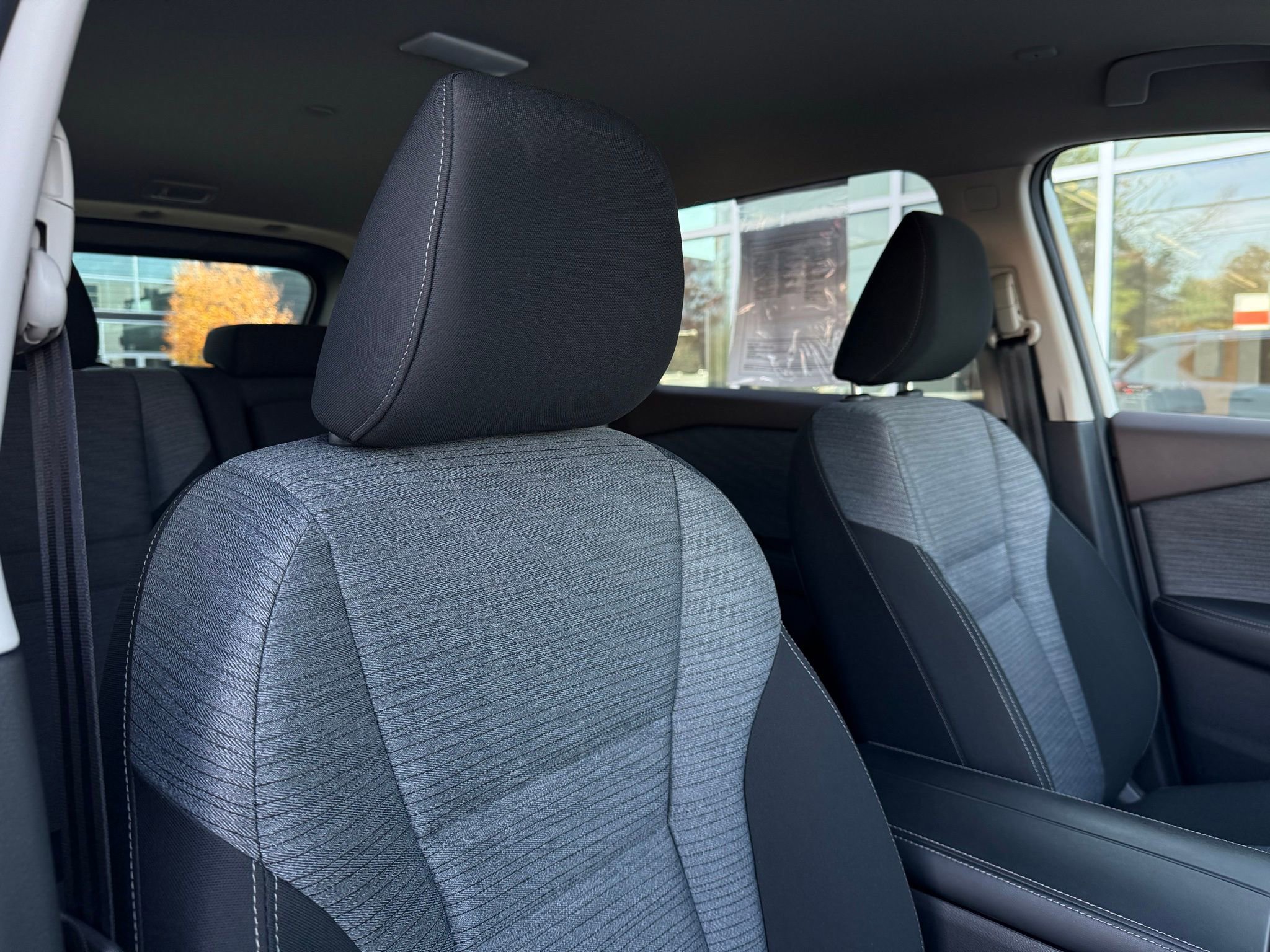 Used 2023 Nissan Rogue SV image 18