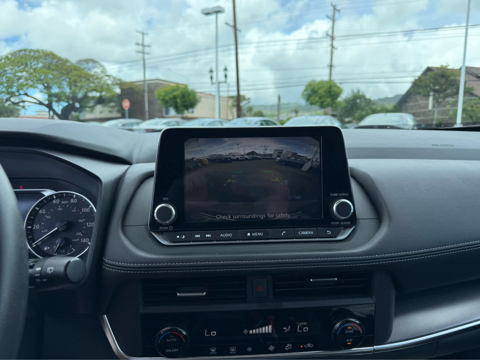 Used 2024 Nissan Rogue SV FWD image 8
