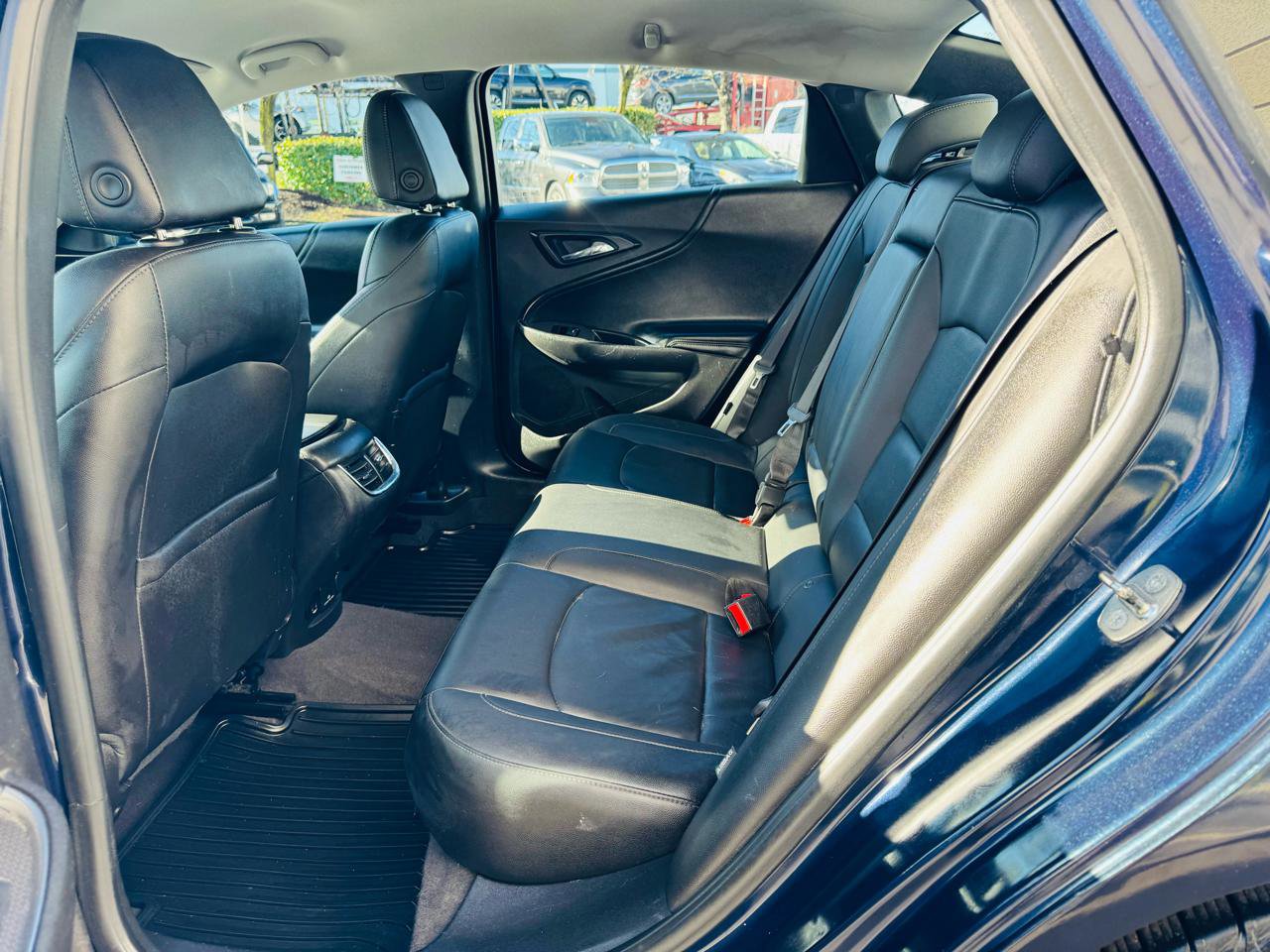 Used 2017 Chevrolet Malibu LT w/ Leather Package image 15