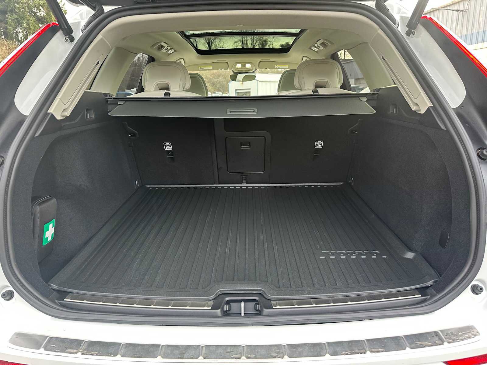 Used 2025 Volvo XC60 B5 Plus w/ Protection Package Premier image 14